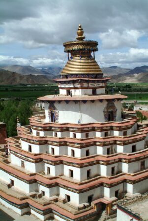 Gyangzê, Shigatse,Tibet, China. sKu-'bum Chorten (Gyantse Kumbum). 15th century. Image and data provided by Rob Linrothe.