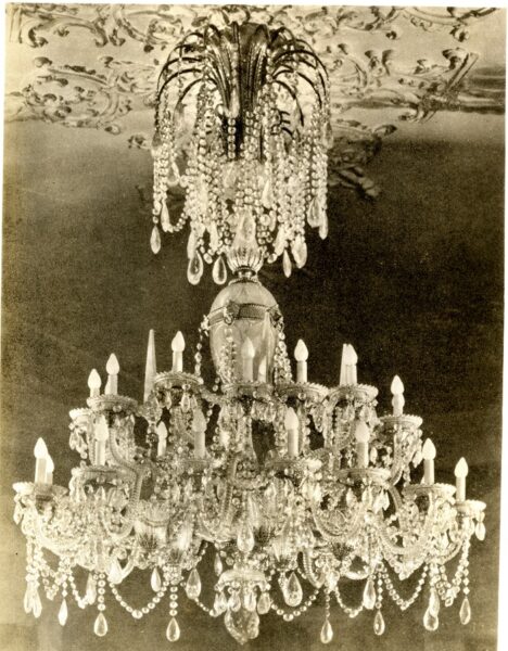 English. Georgian Cut Glass Chandelier. c. 1800. Image and data provided by the William Randolph Hearst Archive, B. Davis Schwartz Memorial Library, LIU Post